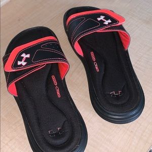 under armour slides size 6